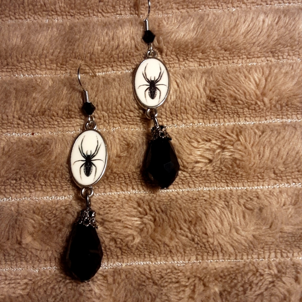 Handcrafted Spider Earrings With Black Faceted Crystal